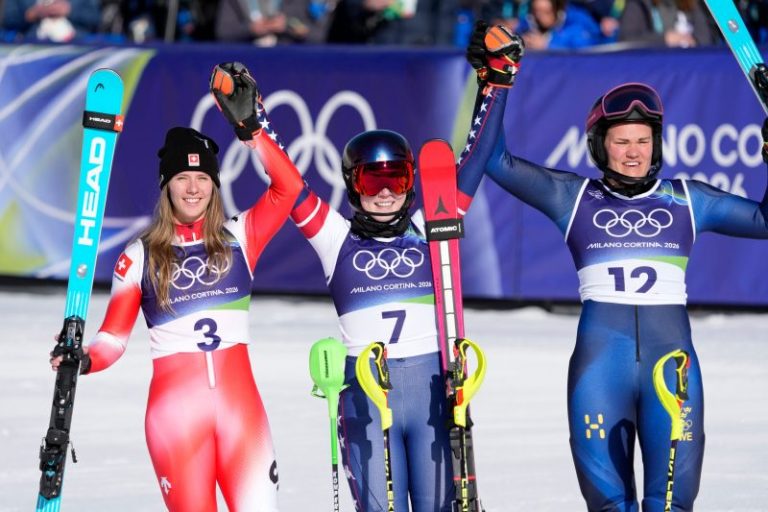 Winter Olympics live updates: Mikaela Shiffrin delivers gold in slalom